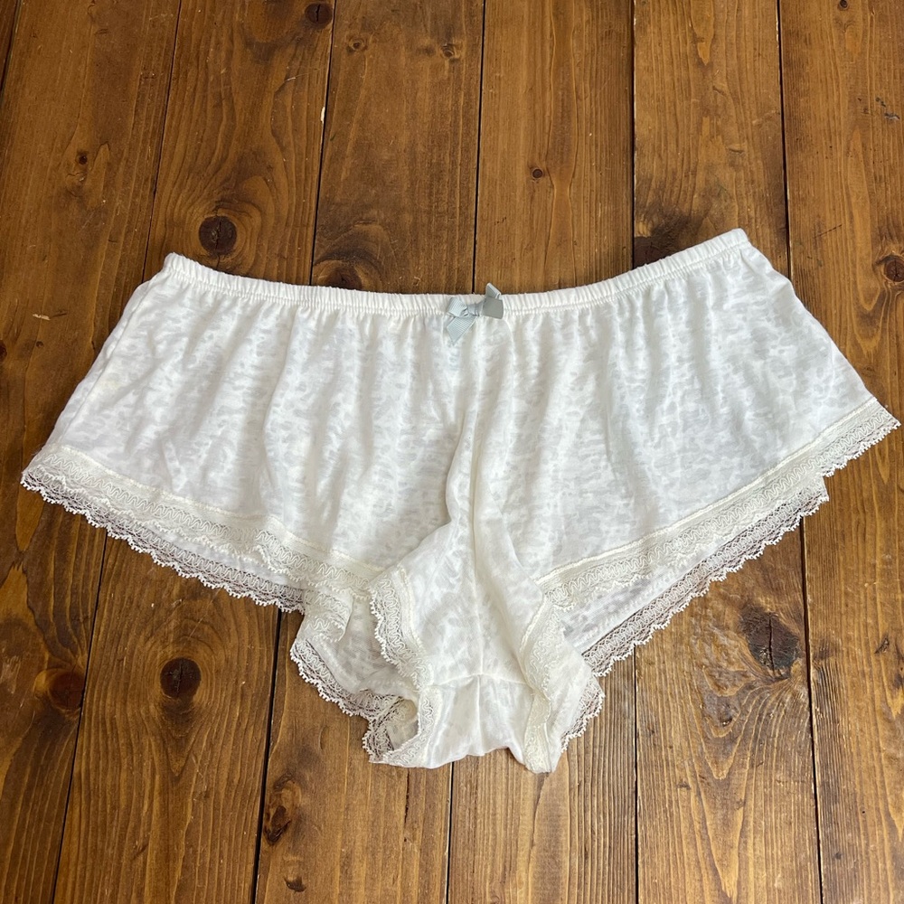 Eberjey size small cream color pajama shorts